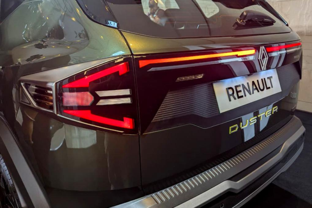 Renault Duster rugged mountain background image